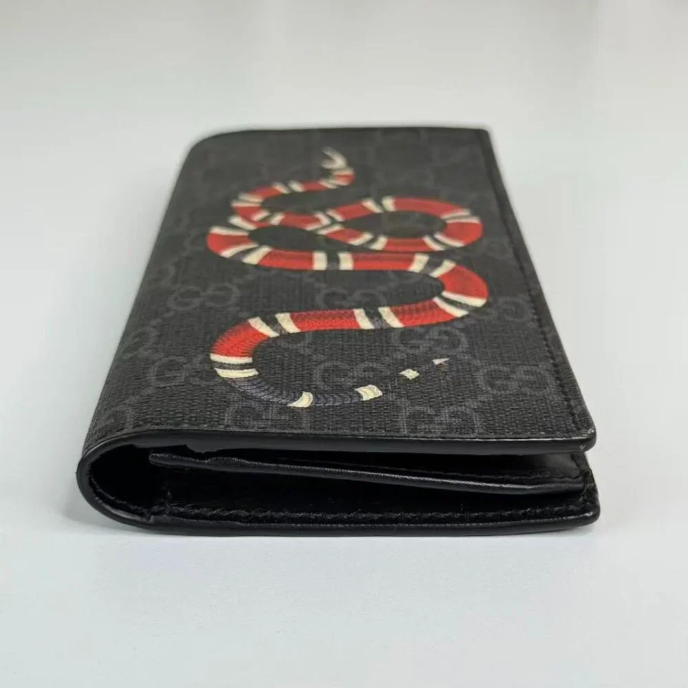 Gucci GG Logo Supreme Wallet with Iconic Red Snake Design - Picture 5 of 9